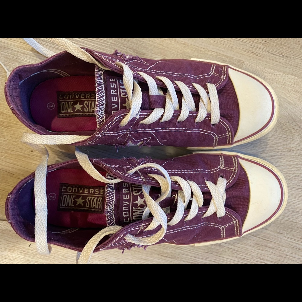 COPY - Converse One Star, Size 7